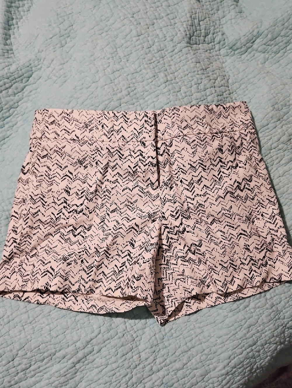 White Patterned Women's Shorts